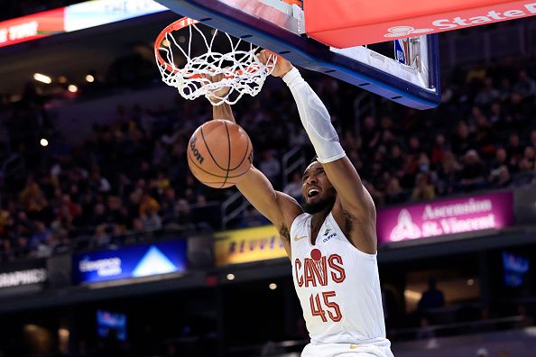 INDIANAPOLIS, INDIANA - NOVEMBER 03: Donovan Mitchell #45 of the Cleveland Cavaliers dunks the ball during the first half of the game against the Indiana Pacers during the NBA In-Season Tournament at Gainbridge Fieldhouse on November 03, 2023 in Indianapolis, Indiana. NOTE TO USER: User expressly acknowledges and agrees that, by downloading and or using this photograph, User is consenting to the terms and conditions of the Getty Images License Agreement.  (Photo by Justin Casterline/Getty Images)