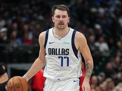 DALLAS, TX - NOVEMBER 1: Luka Doncic #77 of the Dallas Mavericks dribbles the ball during the game against the Chicago Bulls on November 1, 2023 at the American Airlines Center in Dallas, Texas. NOTE TO USER: User expressly acknowledges and agrees that, by downloading and or using this photograph, User is consenting to the terms and conditions of the Getty Images License Agreement. Mandatory Copyright Notice: Copyright 2023 NBAE (Photo by Glenn James/NBAE via Getty Images)