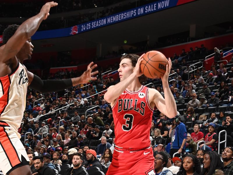 DETROIT, MI - NOVEMBER 18: Josh Giddey #3 of the Chicago Bulls handles the ball during the game against the Detroit Pistons on November 18, 2024 at Little Caesars Arena in Detroit, Michigan. NOTE TO USER: User expressly acknowledges and agrees that, by downloading and/or using this photograph, User is consenting to the terms and conditions of the Getty Images License Agreement. Mandatory Copyright Notice: Copyright 2024 NBAE (Photo by Chris Schwegler/NBAE via Getty Images)