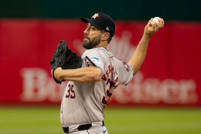 May 24, 2024; Oakland, California, USA; Houston Astros starting pitcher Justin Verlander (35) during the first inning at Oakland-Alameda County Coliseum. Mandatory Credit: D. Ross Cameron-USA TODAY Sports