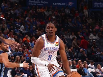 OKLAHOMA CITY, OK - DECEMBER 18:  Jalen Williams #8 of the Oklahoma City Thunder handles the ball during the game against the Memphis Grizzlies on December 18, 2023 at Paycom Arena in Oklahoma City, Oklahoma. NOTE TO USER: User expressly acknowledges and agrees that, by downloading and or using this photograph, User is consenting to the terms and conditions of the Getty Images License Agreement. Mandatory Copyright Notice: Copyright 2023 NBAE (Photo by Zach Beeker/NBAE via Getty Images)