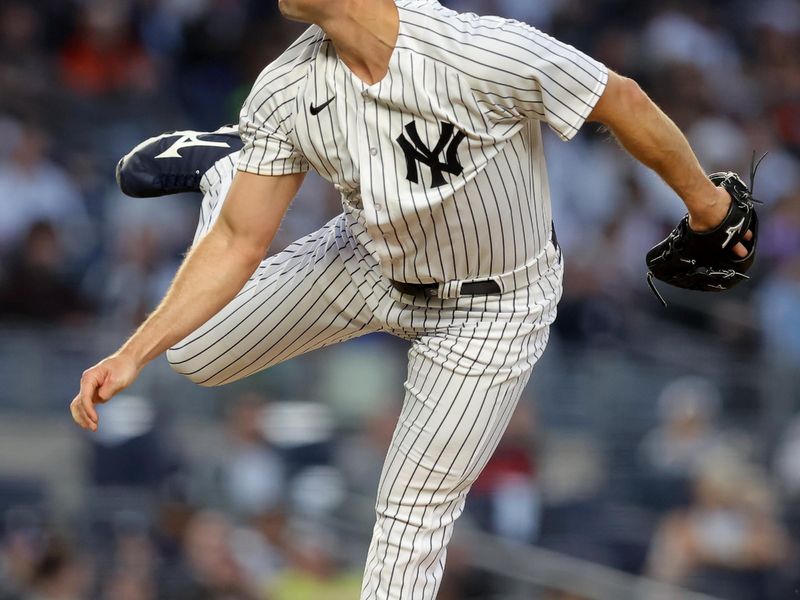 Apr 1, 2023; Bronx, New York, USA; New York Yankees relief pitcher Clay Holmes (35) pitches against the San Francisco Giants during the ninth inning at Yankee Stadium. Mandatory Credit: Brad Penner-USA TODAY Sports