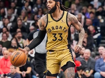 TORONTO, ON - NOVEMBER 24: Gary Trent Jr. #33 of Toronto Raptors dribbles against the Chicago Bulls during the first half of their NBA In-Season Tournament game at the Scotiabank Arena on November 24, 2023 in Toronto, Ontario, Canada. NOTE TO USER: User expressly acknowledges and agrees that, by downloading and/or using this Photograph, user is consenting to the terms and conditions of the Getty Images License Agreement. (Photo by Mark Blinch/Getty Images)