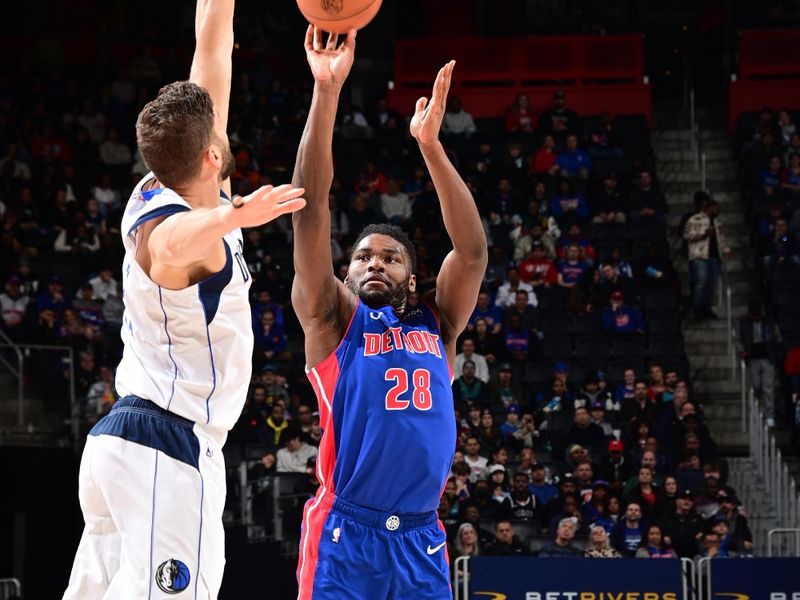 DETROIT, MI - MARCH 9: Isaiah Stewart #28 of the Detroit Pistons shoots the ball during the game against the Dallas Mavericks on March 9, 2024 at Little Caesars Arena in Detroit, Michigan. NOTE TO USER: User expressly acknowledges and agrees that, by downloading and/or using this photograph, User is consenting to the terms and conditions of the Getty Images License Agreement. Mandatory Copyright Notice: Copyright 2024 NBAE (Photo by Chris Schwegler/NBAE via Getty Images)