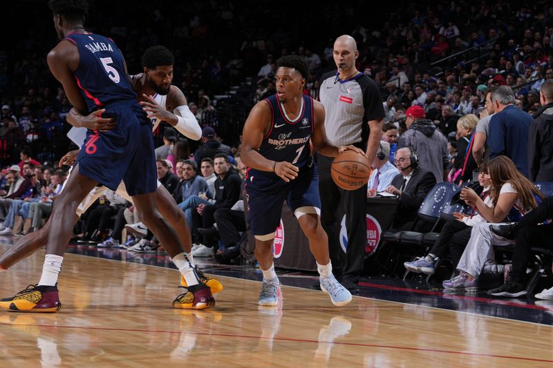 PHILADELPHIA, PA - MARCH 27: Kyle Lowry #7 of the Philadelphia 76ers dribbles the ball during the game against the LA Clippers on March 27, 2024 at the Wells Fargo Center in Philadelphia, Pennsylvania NOTE TO USER: User expressly acknowledges and agrees that, by downloading and/or using this Photograph, user is consenting to the terms and conditions of the Getty Images License Agreement. Mandatory Copyright Notice: Copyright 2024 NBAE (Photo by Jesse D. Garrabrant/NBAE via Getty Images)