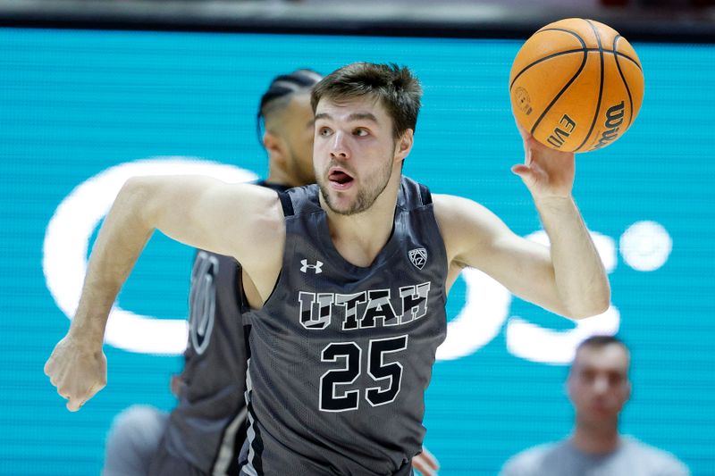 Feb 5, 2023; Salt Lake City, Utah, USA; Utah Utes guard Rollie Worster (25) runs the ball in the transition against the California Golden Bears in the second half at Jon M. Huntsman Center. Mandatory Credit: Jeffrey Swinger-USA TODAY Sports