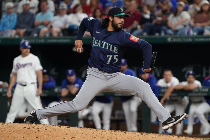 May 3, 2025; Arlington, Texas, USA; Seattle Mariners pitcher Andrés Munoz (75) throws to the plate during the ninth inning against the Texas Rangers at Globe Life Field. Mandatory Credit: Raymond Carlin III-Imagn Images