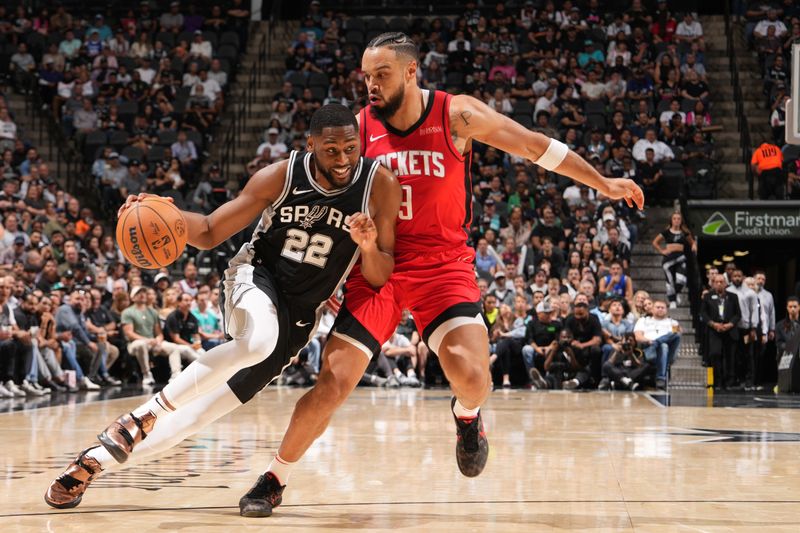 SAN ANTONIO, TX - OCTOBER 28: Malaki Branham #22 of the San Antonio Spurs dribbles the ball during the game against the Houston Rockets on October 28, 2024 at the Frost Bank Center in San Antonio, Texas. NOTE TO USER: User expressly acknowledges and agrees that, by downloading and or using this photograph, user is consenting to the terms and conditions of the Getty Images License Agreement. Mandatory Copyright Notice: Copyright 2024 NBAE (Photos by Jesse D. Garrabrant/NBAE via Getty Images)