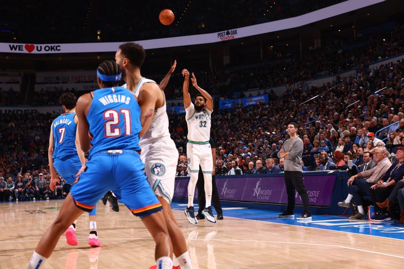 OKLAHOMA CITY, OK - JANUARY 29: Karl-Anthony Towns #32 of the Minnesota Timberwolves shoots the ball during the game against the Oklahoma City Thunder on January 29, 2024 at Paycom Arena in Oklahoma City, Oklahoma. NOTE TO USER: User expressly acknowledges and agrees that, by downloading and or using this photograph, User is consenting to the terms and conditions of the Getty Images License Agreement. Mandatory Copyright Notice: Copyright 2024 NBAE (Photo by Zach Beeker/NBAE via Getty Images)