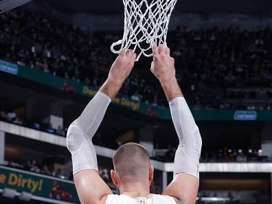 SACRAMENTO, CA - DECEMBER 4: Jonas Valanciunas #17 of the New Orleans Pelicans looks on during the game against the Sacramento Kings during the quarter finals of the In-Season Tournament on December 4, 2023 at Golden 1 Center in Sacramento, California. NOTE TO USER: User expressly acknowledges and agrees that, by downloading and or using this Photograph, user is consenting to the terms and conditions of the Getty Images License Agreement. Mandatory Copyright Notice: Copyright 2023 NBAE (Photo by Rocky Widner/NBAE via Getty Images)