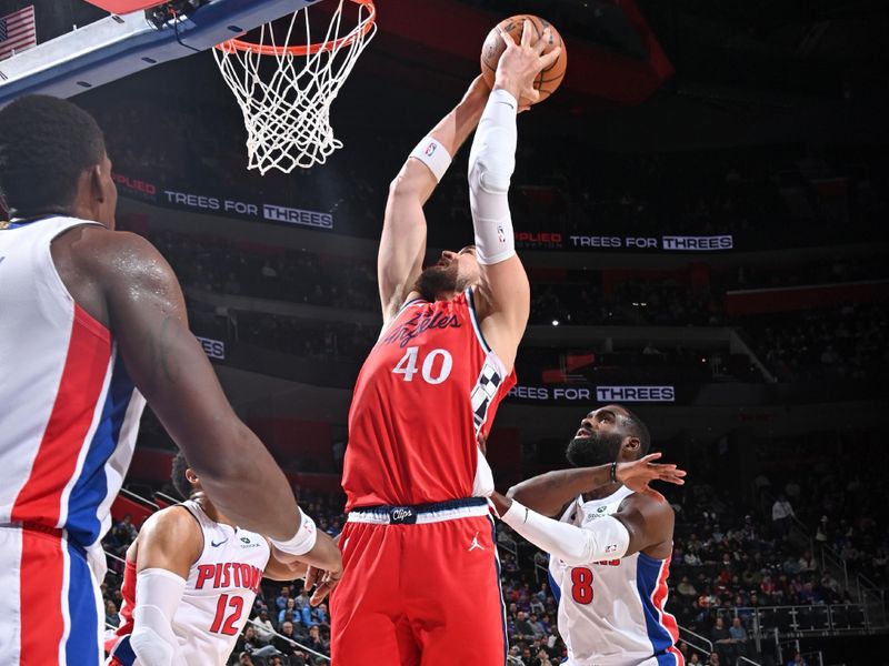 DETROIT, MI - FEBRUARY 24: Ivica Zubac #40 of the LA Clippers drives to the basket during the game against the Detroit Pistons on February 24, 2025 at Little Caesars Arena in Detroit, Michigan. NOTE TO USER: User expressly acknowledges and agrees that, by downloading and/or using this photograph, User is consenting to the terms and conditions of the Getty Images License Agreement. Mandatory Copyright Notice: Copyright 2025 NBAE (Photo by Chris Schwegler/NBAE via Getty Images)