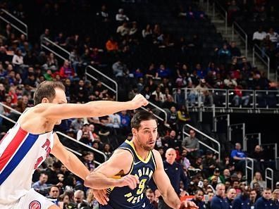 DETROIT, MI - DECEMBER 11: T.J. McConnell #9 of the Indiana Pacers drives to the basket during the game against the Detroit Pistons on December 11, 2023 at Little Caesars Arena in Detroit, Michigan. NOTE TO USER: User expressly acknowledges and agrees that, by downloading and/or using this photograph, User is consenting to the terms and conditions of the Getty Images License Agreement. Mandatory Copyright Notice: Copyright 2023 NBAE (Photo by Chris Schwegler/NBAE via Getty Images)