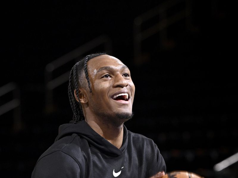 NEW YORK, NY - APRIL 9: Immanuel Quickley #5 of the New York Knicks warms up before the game against the Indiana Pacers on April 9, 2023 at Madison Square Garden in New York City, New York. NOTE TO USER: User expressly acknowledges and agrees that, by downloading and or using this photograph, User is consenting to the terms and conditions of the Getty Images License Agreement. Mandatory Copyright Notice: Copyright 2023 NBAE  (Photo by David Dow/NBAE via Getty Images)