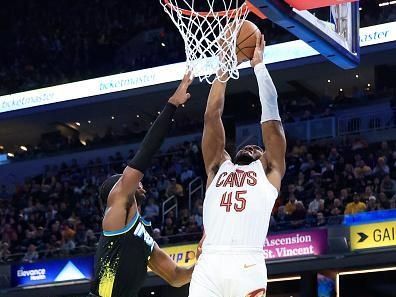 INDIANAPOLIS, INDIANA - NOVEMBER 03: Donovan Mitchell #45 of the Cleveland Cavaliers dunks the ball during the first half in the game against the Indiana Pacers during the NBA In-Season Tournament at Gainbridge Fieldhouse on November 03, 2023 in Indianapolis, Indiana. NOTE TO USER: User expressly acknowledges and agrees that, by downloading and or using this photograph, User is consenting to the terms and conditions of the Getty Images License Agreement.  (Photo by Justin Casterline/Getty Images)