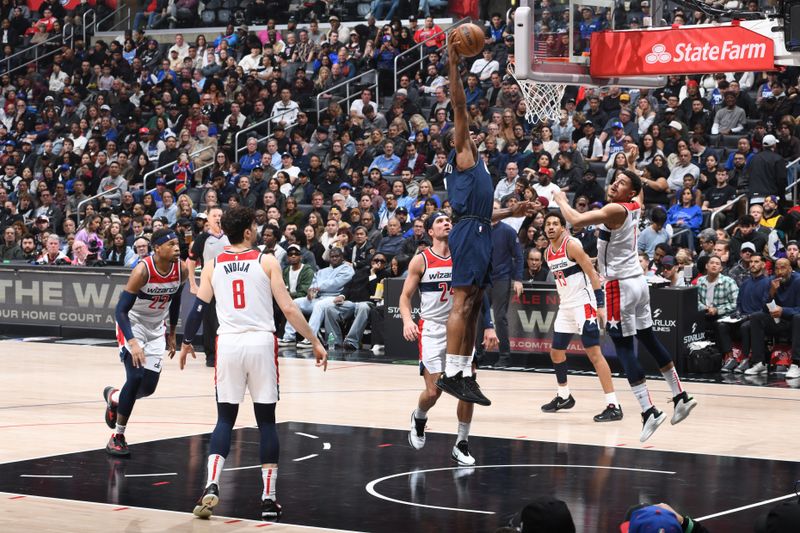 LOS ANGELES, CA - MARCH 1: Kawhi Leonard #2 of the LA Clippers dunks the ball during the game against the Washington Wizards on March 1, 2024 at Crypto.Com Arena in Los Angeles, California. NOTE TO USER: User expressly acknowledges and agrees that, by downloading and/or using this Photograph, user is consenting to the terms and conditions of the Getty Images License Agreement. Mandatory Copyright Notice: Copyright 2024 NBAE (Photo by Adam Pantozzi/NBAE via Getty Images)