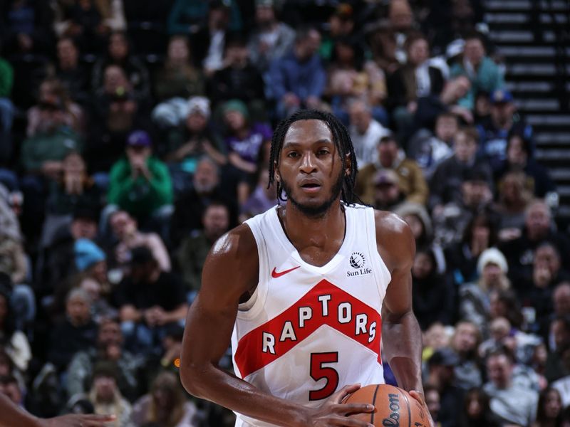 SALT LAKE CITY, UT - JANUARY 12: Immanuel Quickley #5 of the Toronto Raptors handles the ball during the game against the Utah Jazz on January 12, 2024 at Delta Center in Salt Lake City, Utah. NOTE TO USER: User expressly acknowledges and agrees that, by downloading and or using this Photograph, User is consenting to the terms and conditions of the Getty Images License Agreement. Mandatory Copyright Notice: Copyright 2024 NBAE (Photo by Melissa Majchrzak/NBAE via Getty Images)