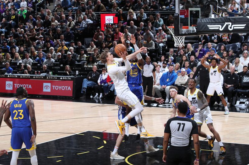 SALT LAKE CITY, UT - FEBRUARY 15: Lauri Markkanen #23 of the Utah Jazz shoots the ball during the game against the Golden State Warriors on February 15, 2024 at Delta Center in Salt Lake City, Utah. NOTE TO USER: User expressly acknowledges and agrees that, by downloading and or using this Photograph, User is consenting to the terms and conditions of the Getty Images License Agreement. Mandatory Copyright Notice: Copyright 2024 NBAE (Photo by Melissa Majchrzak/NBAE via Getty Images)