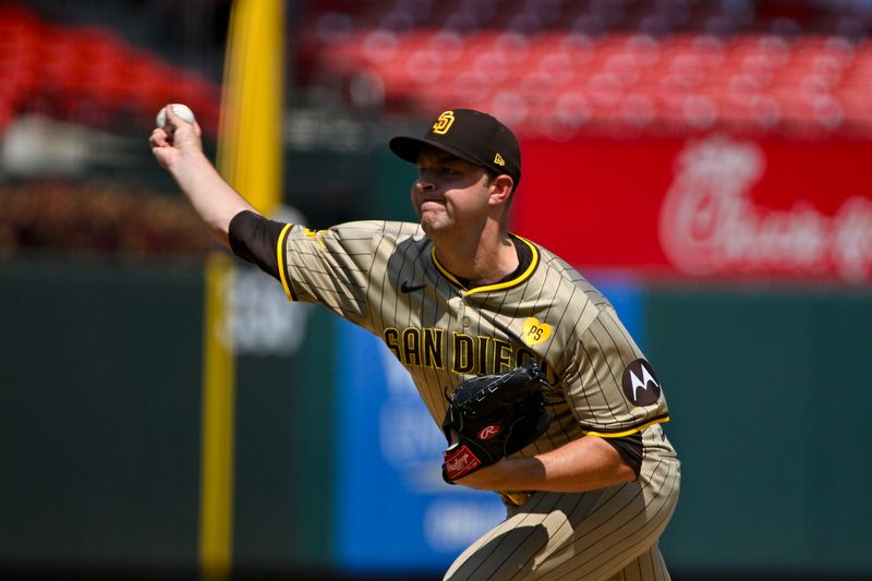 Aug 29, 2024; St. Louis, Missouri, USA;  San Diego Padres starting pitcher Michael King (34) pitches against the St. Louis Cardinals during the first inning at Busch Stadium. Mandatory Credit: Jeff Curry-USA TODAY Sports