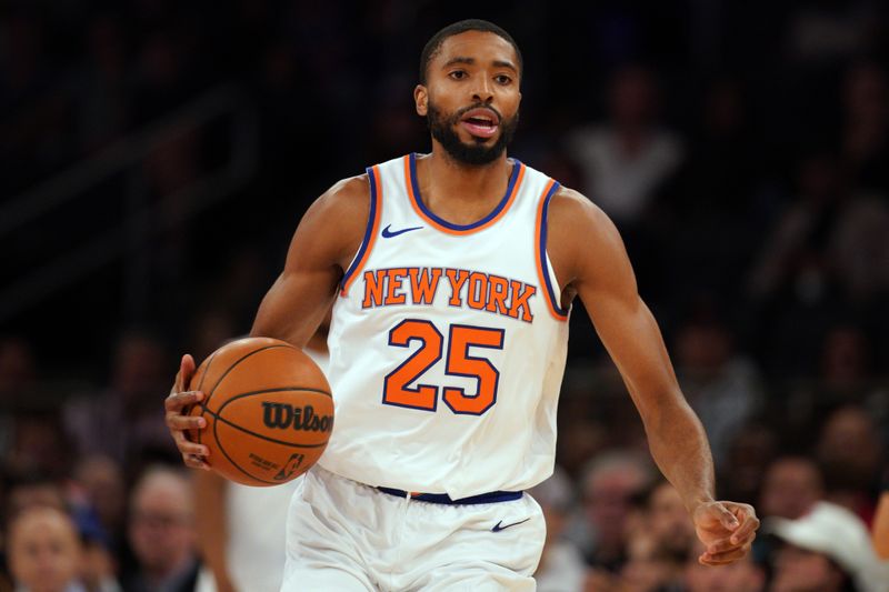 NEW YORK, NEW YORK - OCTOBER 09: Mikal Bridges #25 of the New York Knicks handles the ball against the Washington Wizards during the second half of a preseason game at Madison Square Garden on October 09, 2024 in New York City. NOTE TO USER: User expressly acknowledges and agrees that, by downloading and or using this Photograph, user is consenting to the terms and conditions of the Getty Images License Agreement. (Photo by Evan Bernstein/Getty Images)