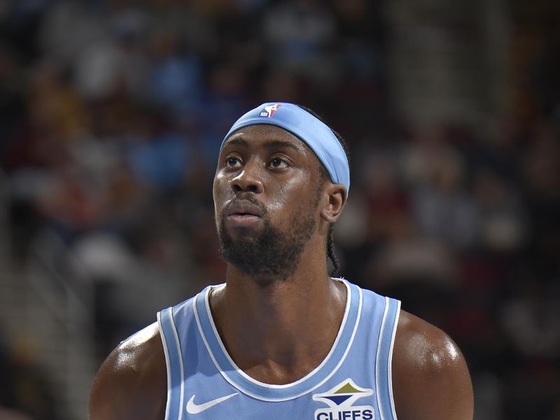 CLEVELAND, OH - NOVEMBER 17: Caris LeVert #3 of the Cleveland Cavaliers shoots a free throw during the game against the Charlotte Hornets on November 17, 2024 at Rocket Mortgage FieldHouse in Cleveland, Ohio. NOTE TO USER: User expressly acknowledges and agrees that, by downloading and/or using this Photograph, user is consenting to the terms and conditions of the Getty Images License Agreement. Mandatory Copyright Notice: Copyright 2024 NBAE (Photo by David Liam Kyle/NBAE via Getty Images)