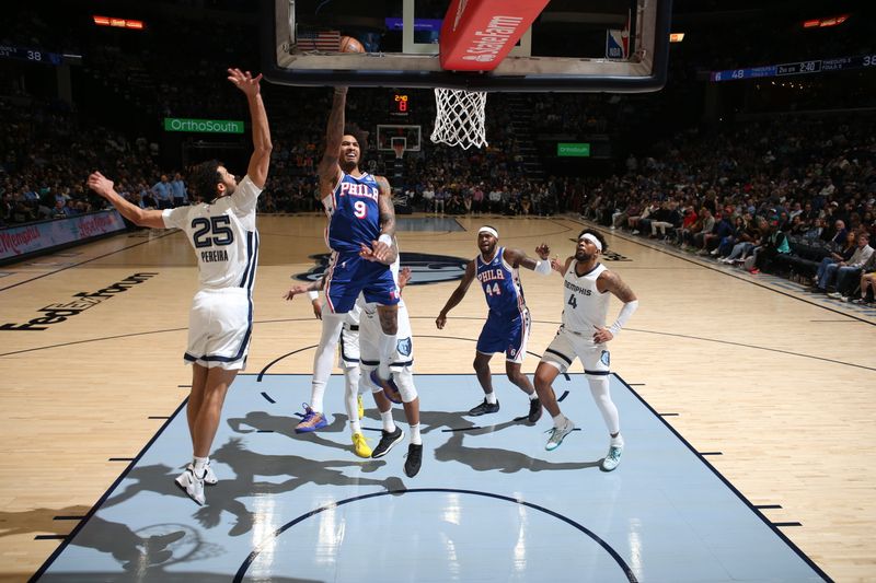 MEMPHIS, TN - APRIL 6: Kelly Oubre Jr. #9 of the Philadelphia 76ers drives to the basket during the game against the Memphis Grizzlies on April 6, 2024 at FedExForum in Memphis, Tennessee. NOTE TO USER: User expressly acknowledges and agrees that, by downloading and or using this photograph, User is consenting to the terms and conditions of the Getty Images License Agreement. Mandatory Copyright Notice: Copyright 2024 NBAE (Photo by Joe Murphy/NBAE via Getty Images)