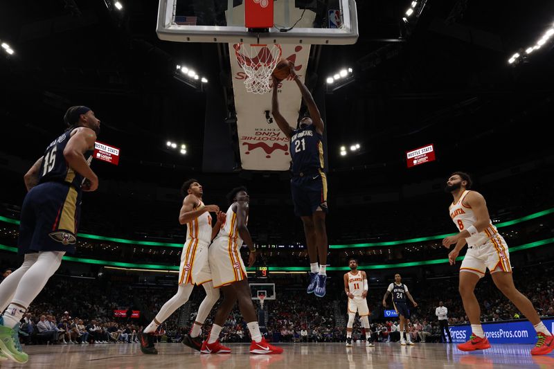 CHICAGO, IL - NOVEMBER 3: Yves Missi #21 of the New Orleans Pelicans dunks the ball during the game against the Atlanta Hawks on November 3, 2024 at United Center in Chicago, Illinois. NOTE TO USER: User expressly acknowledges and agrees that, by downloading and or using this photograph, User is consenting to the terms and conditions of the Getty Images License Agreement. Mandatory Copyright Notice: Copyright 2024 NBAE (Photo by Jeff Haynes/NBAE via Getty Images)