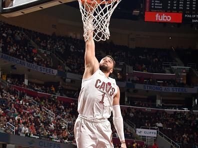 CLEVELAND, OH - NOVEMBER 26: Max Strus #1 of the Cleveland Cavaliers drives to the basket during the game against the Toronto Raptors on November 26, 2023 at Rocket Mortgage FieldHouse in Cleveland, Ohio. NOTE TO USER: User expressly acknowledges and agrees that, by downloading and/or using this Photograph, user is consenting to the terms and conditions of the Getty Images License Agreement. Mandatory Copyright Notice: Copyright 2023 NBAE (Photo by David Liam Kyle/NBAE via Getty Images)