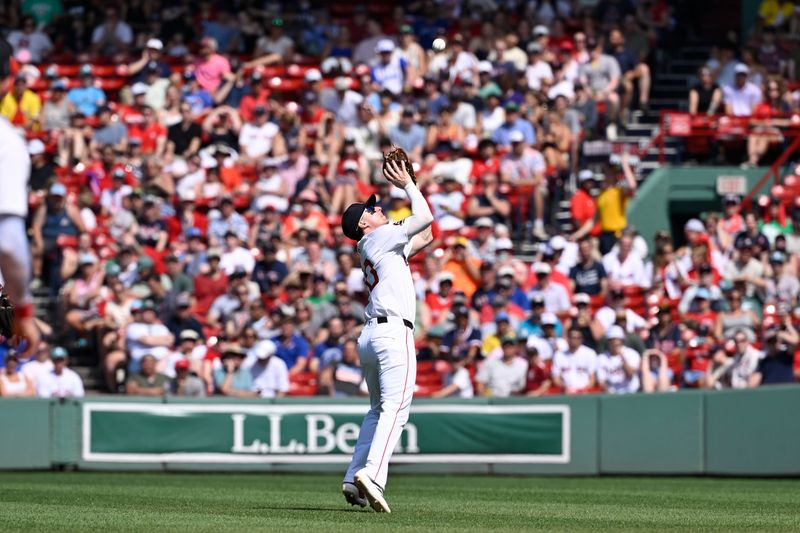 Jun 29, 2025; Boston, Massachusetts, USA; Boston Red Sox second baseman Nick Sogard (20) makes a catch for an out against the Toronto Blue Jays during the sixth inning at Fenway Park. Mandatory Credit: Eric Canha-Imagn Images
