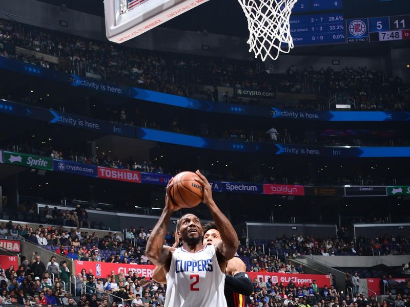 LOS ANGELES, CA - MARCH 17: Kawhi Leonard #2 of the LA Clippers drives to the basket during the game against the Atlanta Hawks on March 17, 2024 at Crypto.Com Arena in Los Angeles, California. NOTE TO USER: User expressly acknowledges and agrees that, by downloading and/or using this Photograph, user is consenting to the terms and conditions of the Getty Images License Agreement. Mandatory Copyright Notice: Copyright 2024 NBAE (Photo by Adam Pantozzi/NBAE via Getty Images)