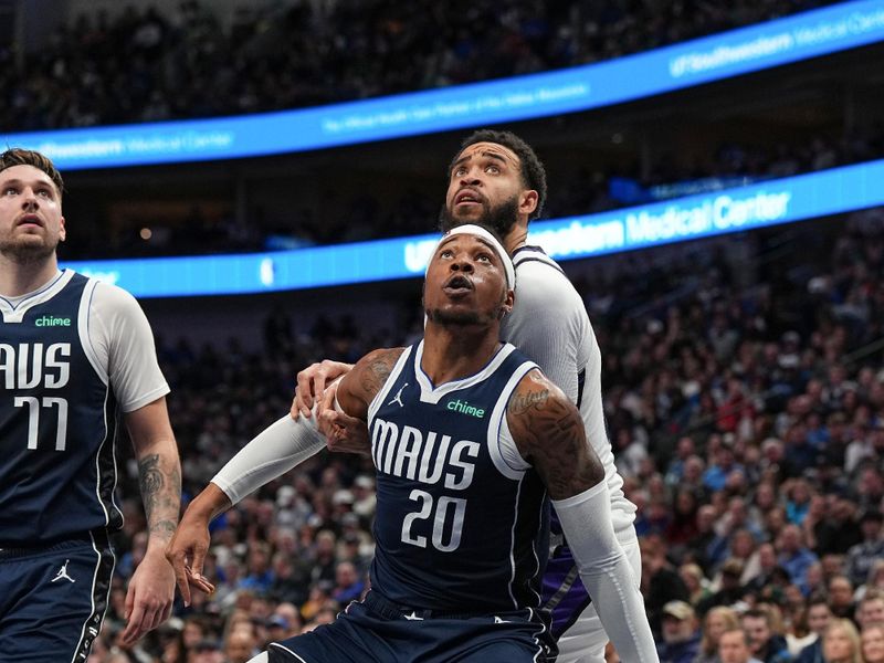 DALLAS, TX - JANUARY 27: Richaun Holmes #20 of the Dallas Mavericks boxes out during the game  on January 27, 2024 at the American Airlines Center in Dallas, Texas. NOTE TO USER: User expressly acknowledges and agrees that, by downloading and or using this photograph, User is consenting to the terms and conditions of the Getty Images License Agreement. Mandatory Copyright Notice: Copyright 2024 NBAE (Photo by Glenn James/NBAE via Getty Images)