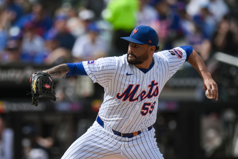 Sep 21, 2025; New York City, New York, USA; New York Mets pitcher Sean Manaea (59) pitches against the Washington Nationals during the first inning at Citi Field. Mandatory Credit: John Jones-Imagn Images