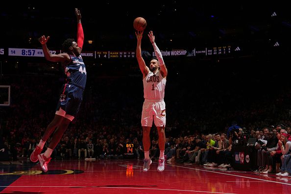 PHILADELPHIA, PA - NOVEMBER 21: Max Strus #1 of the Cleveland Cavaliers shoots the ball during the game against the Philadelphia 76ers during the In-Season Tournament on November 21, 2023 at the Wells Fargo Center in Philadelphia, Pennsylvania NOTE TO USER: User expressly acknowledges and agrees that, by downloading and/or using this Photograph, user is consenting to the terms and conditions of the Getty Images License Agreement. Mandatory Copyright Notice: Copyright 2023 NBAE (Photo by Jesse D. Garrabrant/NBAE via Getty Images)