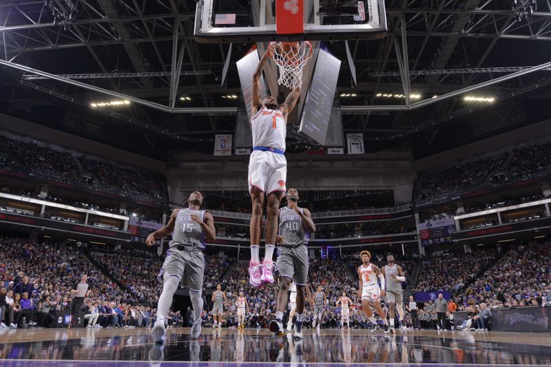 SACRAMENTO, CA - MARCH 9: Obi Toppin #1 of the New York Knicks dunks the ball during the game against the Sacramento Kings on March 9, 2023 at Golden 1 Center in Sacramento, California. NOTE TO USER: User expressly acknowledges and agrees that, by downloading and or using this Photograph, user is consenting to the terms and conditions of the Getty Images License Agreement. Mandatory Copyright Notice: Copyright 2023 NBAE (Photo by Rocky Widner/NBAE via Getty Images)