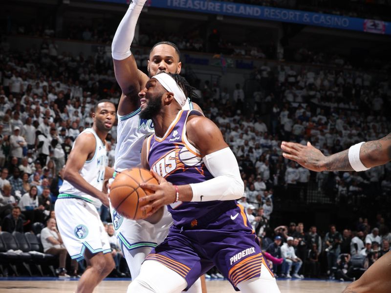 MINNEAPOLIS, MN -  APRIL 20: Josh Okogie #2 of the Phoenix Suns drives to the basket during the game against the Minnesota Timberwolves during Round 1 Game 1 of the 2024 NBA Playoffs on April 20, 2024 at Target Center in Minneapolis, Minnesota. NOTE TO USER: User expressly acknowledges and agrees that, by downloading and or using this Photograph, user is consenting to the terms and conditions of the Getty Images License Agreement. Mandatory Copyright Notice: Copyright 2024 NBAE (Photo by David Sherman/NBAE via Getty Images)