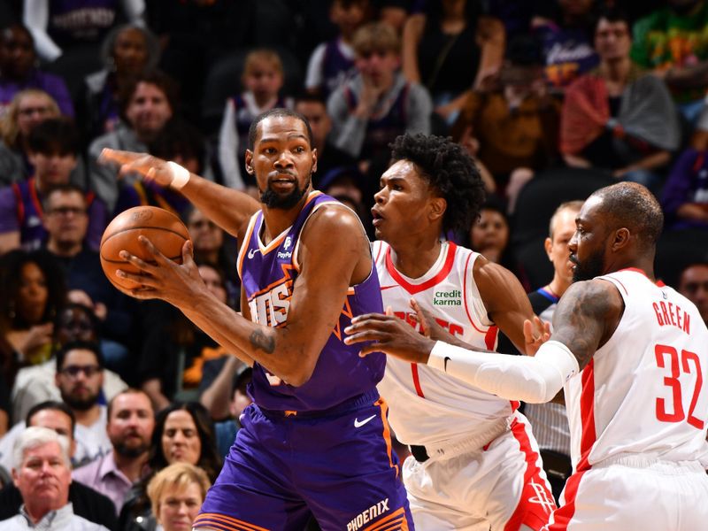 PHOENIX, AZ - MARCH 2: Kevin Durant #35 of the Phoenix Suns handles the ball during the game against the Houston Rockets on March 2, 2024 at Footprint Center in Phoenix, Arizona. NOTE TO USER: User expressly acknowledges and agrees that, by downloading and or using this photograph, user is consenting to the terms and conditions of the Getty Images License Agreement. Mandatory Copyright Notice: Copyright 2024 NBAE (Photo by Barry Gossage/NBAE via Getty Images)