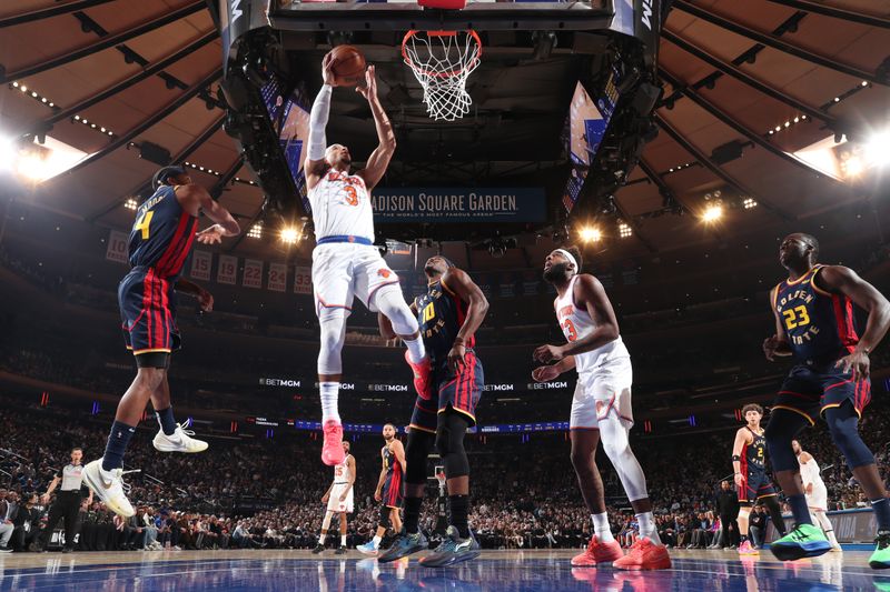 NEW YORK, NY - MARCH 4: Josh Hart #3 of the New York Knicks drives to the basket during the game against the Golden State Warriors on March 4, 2025 at Madison Square Garden in New York City, New York.  NOTE TO USER: User expressly acknowledges and agrees that, by downloading and or using this photograph, User is consenting to the terms and conditions of the Getty Images License Agreement. Mandatory Copyright Notice: Copyright 2025 NBAE  (Photo by Nathaniel S. Butler/NBAE via Getty Images)