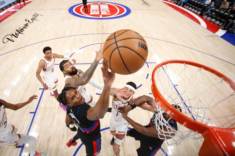 DETROIT, MI - JANUARY 18: Ausar Thompson #9 of the Detroit Pistons shoots the ball during the game against the Phoenix Suns on January 18, 2025 at Little Caesars Arena in Detroit, Michigan. NOTE TO USER: User expressly acknowledges and agrees that, by downloading and/or using this photograph, User is consenting to the terms and conditions of the Getty Images License Agreement. Mandatory Copyright Notice: Copyright 2025 NBAE (Photo by Brian Sevald/NBAE via Getty Images)