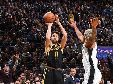 SAN FRANCISCO, CA - NOVEMBER 24:  Klay Thompson #11 of the Golden State Warriors shoots a three point basket during the game   during the in-Season Tournament on November 24, 2023 at Chase Center in San Francisco, California. NOTE TO USER: User expressly acknowledges and agrees that, by downloading and or using this photograph, user is consenting to the terms and conditions of Getty Images License Agreement. Mandatory Copyright Notice: Copyright 2023 NBAE (Photo by Noah Graham/NBAE via Getty Images)