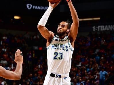 PHOENIX, AZ - NOVEMBER 15: Troy Brown Jr. #23 of the Minnesota Timberwolves shoots the ball during the game against the Phoenix Suns on November 15, 2023 at Footprint Center in Phoenix, Arizona. NOTE TO USER: User expressly acknowledges and agrees that, by downloading and or using this photograph, user is consenting to the terms and conditions of the Getty Images License Agreement. Mandatory Copyright Notice: Copyright 2023 NBAE (Photo by Barry Gossage/NBAE via Getty Images)