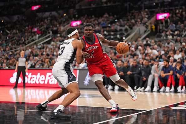 SAN ANTONIO, TX - DECEMBER 17: Zion Williamson #1 of the New Orleans Pelicans drives to the basket during the game against the San Antonio Spurs on December 17, 2023 at the Frost Bank Center in San Antonio, Texas. NOTE TO USER: User expressly acknowledges and agrees that, by downloading and or using this photograph, user is consenting to the terms and conditions of the Getty Images License Agreement. Mandatory Copyright Notice: Copyright 2023 NBAE (Photos by Darren Carroll/NBAE via Getty Images)