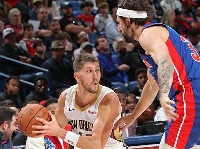 NEW ORLEANS, LA - NOVEMBER 2: Matt Ryan #37 of the New Orleans Pelicansl ooks to pass the ball during the game against the Detroit Pistons on November 2, 2023 at the Smoothie King Center in New Orleans, Louisiana. NOTE TO USER: User expressly acknowledges and agrees that, by downloading and or using this Photograph, user is consenting to the terms and conditions of the Getty Images License Agreement. Mandatory Copyright Notice: Copyright 2023 NBAE (Photo by Layne Murdoch Jr./NBAE via Getty Images)