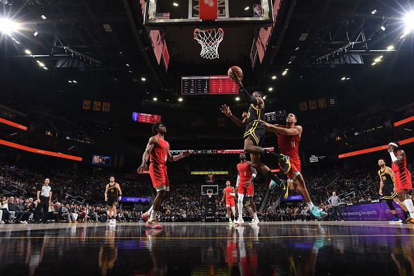 SAN FRANCISCO, CA - DECEMBER 23: Jonathan Kuminga #00 of the Golden State Warriors shoots the ball during the game against the Portland Trail Blazers on December 23, 2023 at Chase Center in San Francisco, California. NOTE TO USER: User expressly acknowledges and agrees that, by downloading and or using this photograph, user is consenting to the terms and conditions of Getty Images License Agreement. Mandatory Copyright Notice: Copyright 2023 NBAE (Photo by Noah Graham/NBAE via Getty Images)