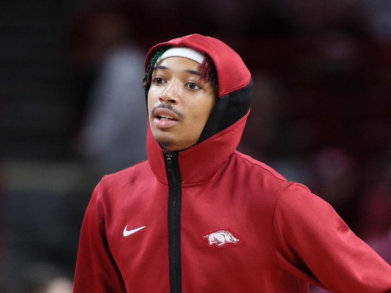 Arkansas Razorbacks Look to Continue Winning Streak Against Florida Gators, Led by Tramon Mark