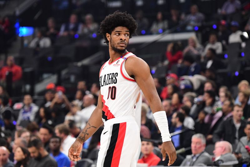 INGLEWOOD, CA - OCTOBER 30: Scoot Henderson #00 of the Portland Trail Blazers looks on during the game against the LA Clippers on October 30, 2024 at Intuit Dome in Los Angeles, California. NOTE TO USER: User expressly acknowledges and agrees that, by downloading and/or using this Photograph, user is consenting to the terms and conditions of the Getty Images License Agreement. Mandatory Copyright Notice: Copyright 2024 NBAE (Photo by Adam Pantozzi/NBAE via Getty Images)