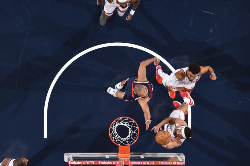 INGLEWOOD, CA - OCTOBER 23: Devin Booker #1 of the Phoenix Suns drives to the basket during the game against the LA Clippers on October 23, 2024 at Intuit Dome in Los Angeles, California. NOTE TO USER: User expressly acknowledges and agrees that, by downloading and/or using this Photograph, user is consenting to the terms and conditions of the Getty Images License Agreement. Mandatory Copyright Notice: Copyright 2024 NBAE (Photo by Juan Ocampo/NBAE via Getty Images)