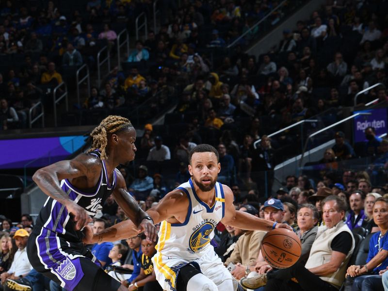 SAN FRANCISCO, CA - OCTOBER 11: Stephen Curry #30 of the Golden State Warriors handles the ball during the game against the Sacramento Kings during a NBA Preseason game on October 11, 2024 at Chase Center in San Francisco, California. NOTE TO USER: User expressly acknowledges and agrees that, by downloading and or using this photograph, user is consenting to the terms and conditions of Getty Images License Agreement. Mandatory Copyright Notice: Copyright 2024 NBAE (Photo by Noah Graham/NBAE via Getty Images)