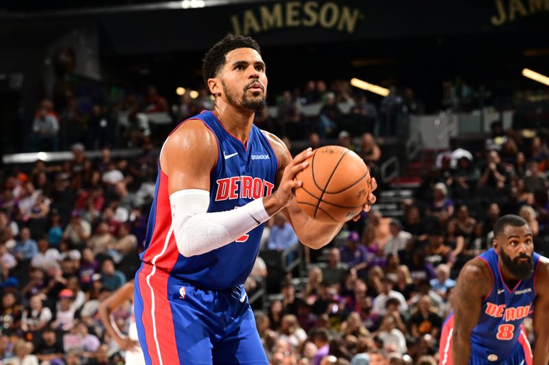 PHOENIX, AZ - OCTOBER 11: Tobias Harris #12 of the Detroit Pistons shoots the ball during the game on October 11, 2024 at Footprint Center in Phoenix, Arizona. NOTE TO USER: User expressly acknowledges and agrees that, by downloading and or using this photograph, user is consenting to the terms and conditions of the Getty Images License Agreement. Mandatory Copyright Notice: Copyright 2024 NBAE (Photo by Kate Frese/NBAE via Getty Images)