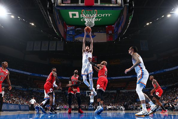 OKLAHOMA CITY, OK - NOVEMBER 22:  Chet Holmgren #7 of the Oklahoma City Thunder drives to the basket during the game against the Chicago Bulls on November 22, 2023 at Paycom Arena in Oklahoma City, Oklahoma. NOTE TO USER: User expressly acknowledges and agrees that, by downloading and or using this photograph, User is consenting to the terms and conditions of the Getty Images License Agreement. Mandatory Copyright Notice: Copyright 2023 NBAE (Photo by Zach Beeker/NBAE via Getty Images)