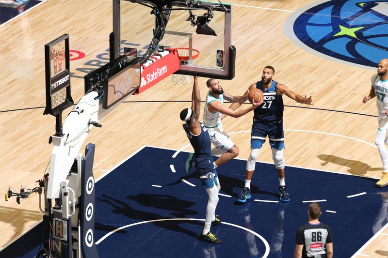 MINNEAPOLIS, MN -  NOVEMBER 4: Cody Martin #11 of the Charlotte Hornets drives to the basket during the game against the Minnesota Timberwolves on November 4, 2024 at Target Center in Minneapolis, Minnesota. NOTE TO USER: User expressly acknowledges and agrees that, by downloading and or using this Photograph, user is consenting to the terms and conditions of the Getty Images License Agreement. Mandatory Copyright Notice: Copyright 2024 NBAE (Photo by David Sherman/NBAE via Getty Images)