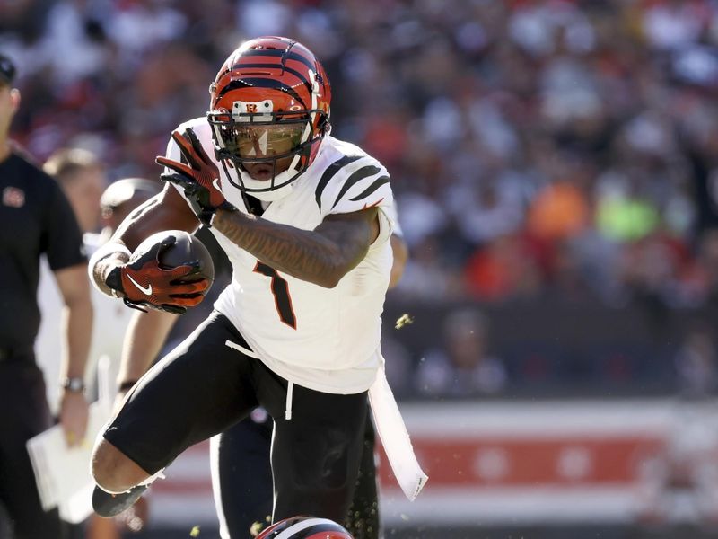 Cincinnati Bengals vs Cleveland Browns: Joe Burrow Leads the Charge at Paycor Stadium